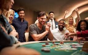 Studio produksi HD meja baccarat dengan dealer profesional alasqq
